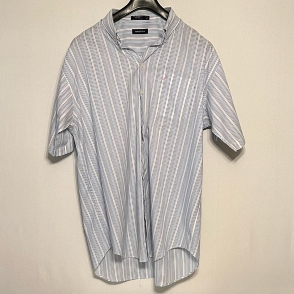 Nautica, mens shortsleeved button down striped shirt, size XL, 17  1/2 neck